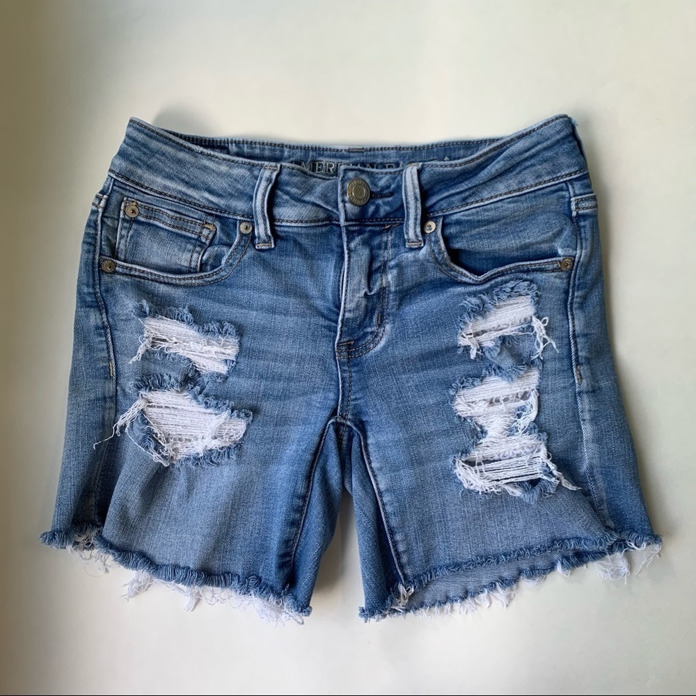 American Eagle Midi distressed jean shorts sz 0